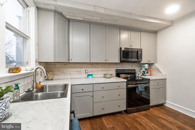 208 E BROAD ST, Souderton, PA 18964