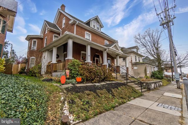 208 E BROAD ST, Souderton, PA 18964