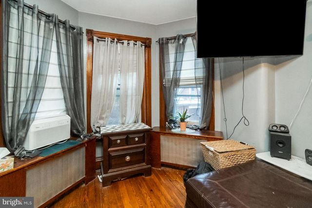 208 E BROAD ST, Souderton, PA 18964