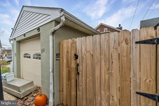 208 E BROAD ST, Souderton, PA 18964