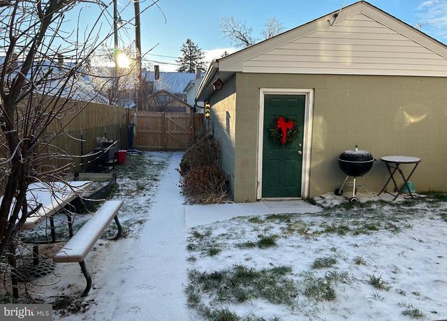 208 E BROAD ST, Souderton, PA 18964