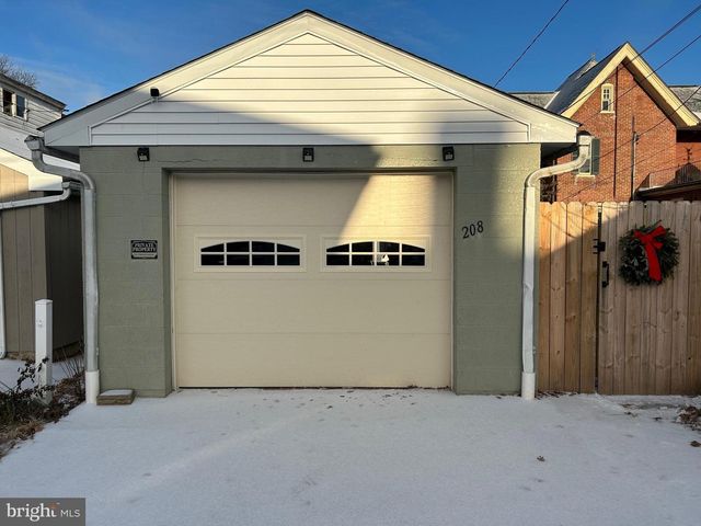 208 E BROAD ST, Souderton, PA 18964