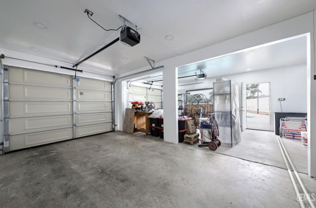 2400 Silver Drive, Bakersfield, CA 93306