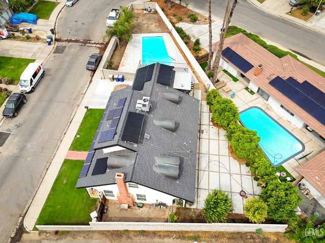 2400 Silver Drive, Bakersfield, CA 93306