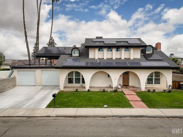 2400 Silver Drive, Bakersfield, CA 93306