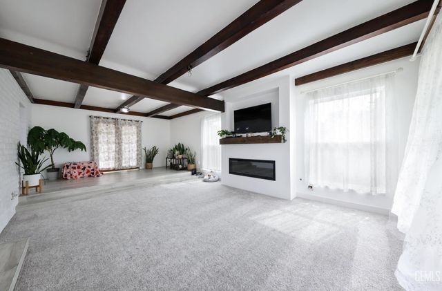 2400 Silver Drive, Bakersfield, CA 93306