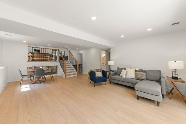 6557 Raintree Court, Lisle, IL 60532