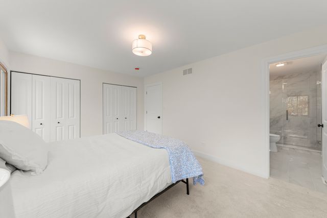 6557 Raintree Court, Lisle, IL 60532