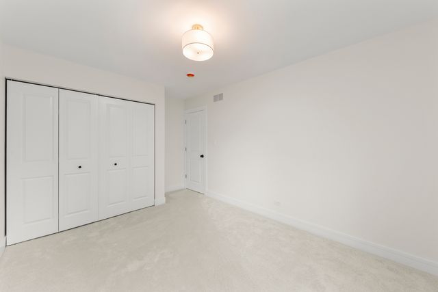 6557 Raintree Court, Lisle, IL 60532