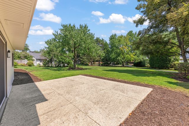 6557 Raintree Court, Lisle, IL 60532