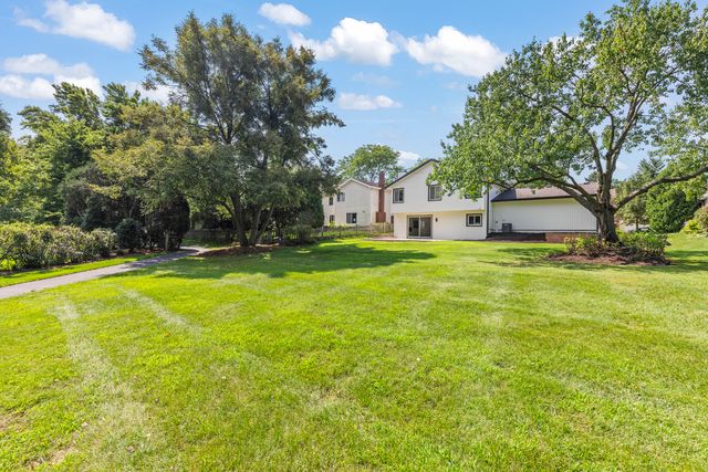 6557 Raintree Court, Lisle, IL 60532