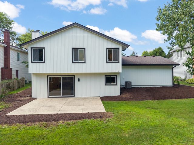 6557 Raintree Court, Lisle, IL 60532