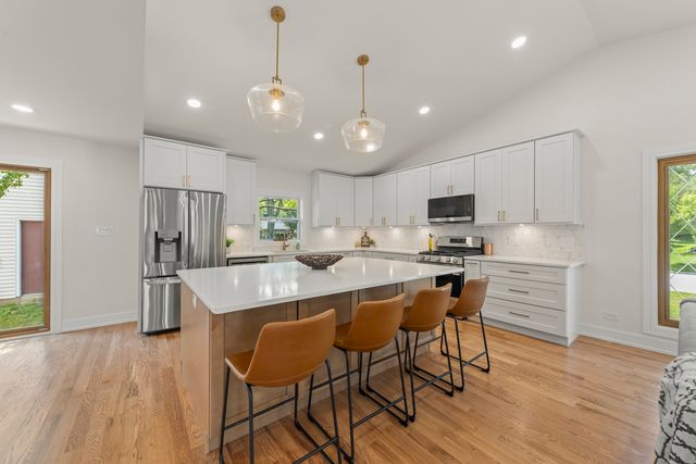 6557 Raintree Court, Lisle, IL 60532