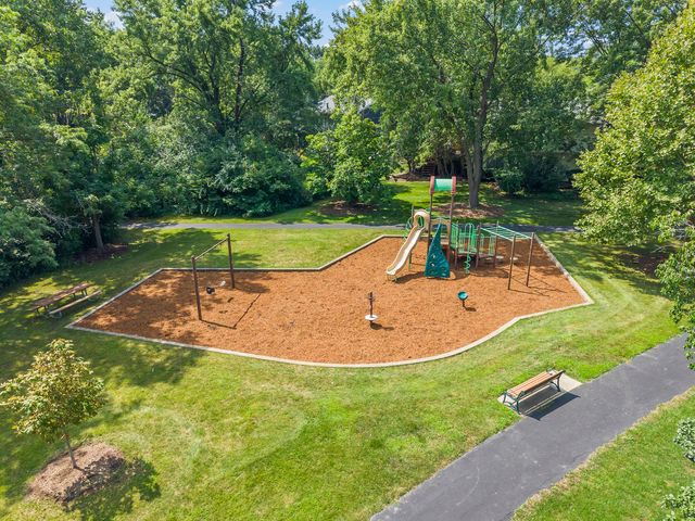 6557 Raintree Court, Lisle, IL 60532