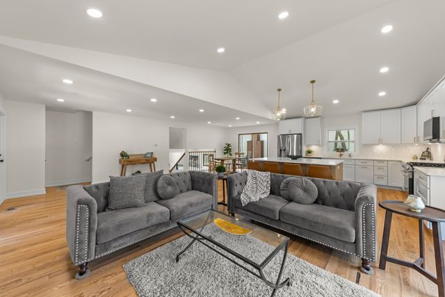 6557 Raintree Court, Lisle, IL 60532