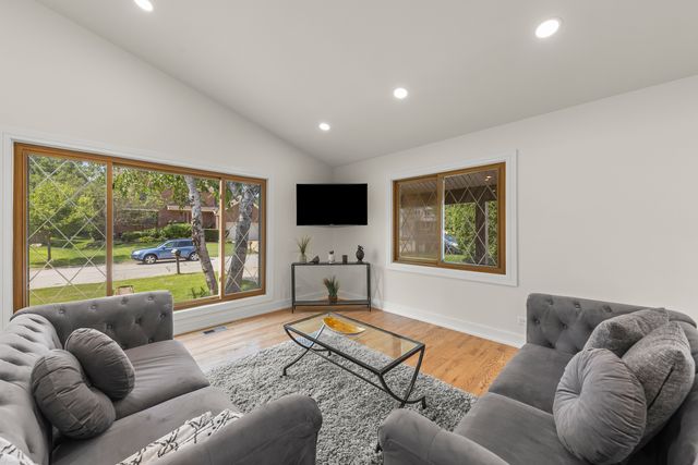 6557 Raintree Court, Lisle, IL 60532