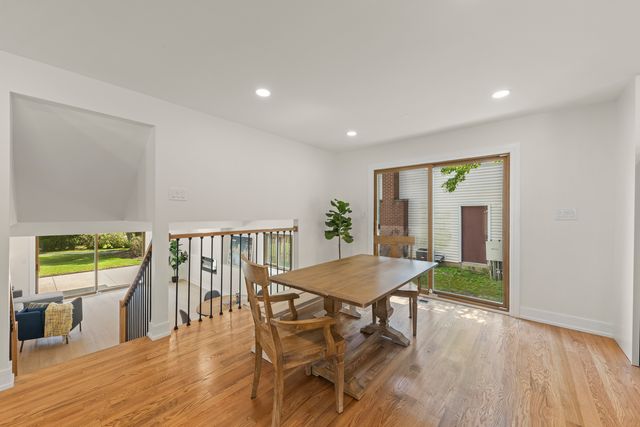 6557 Raintree Court, Lisle, IL 60532