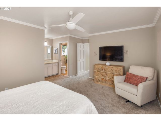 2084 EASTWOOD Ln, Eugene, OR 97401