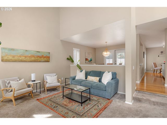 2084 EASTWOOD Ln, Eugene, OR 97401