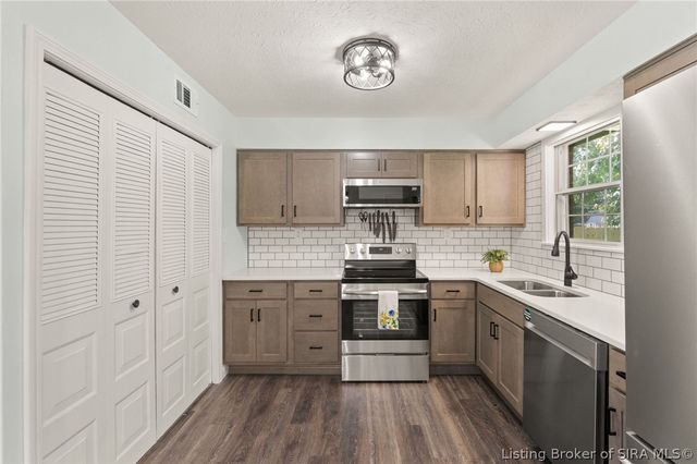 301 Glendale Drive, Charlestown, IN 47111