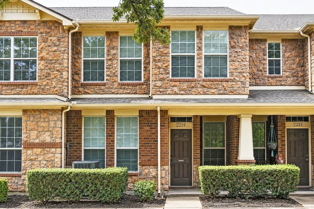 2219 Glacier Park Lane, Grand Prairie, TX 75050