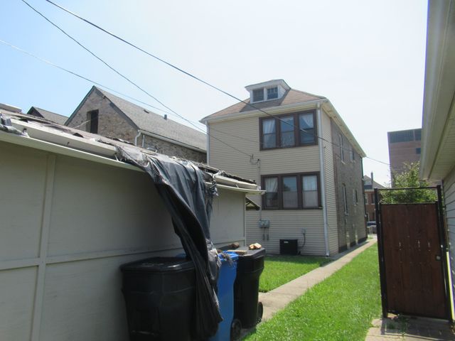 1046 W 34th Place, Chicago, IL 60608