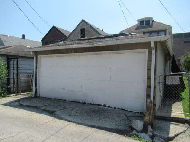 1046 W 34th Place, Chicago, IL 60608