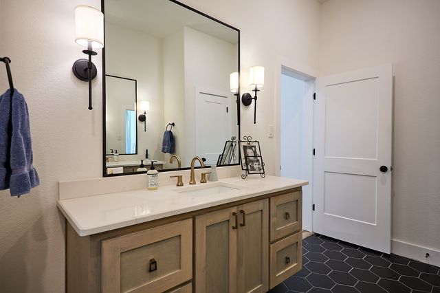 358 Glade Valley Road, Azle, TX 76020