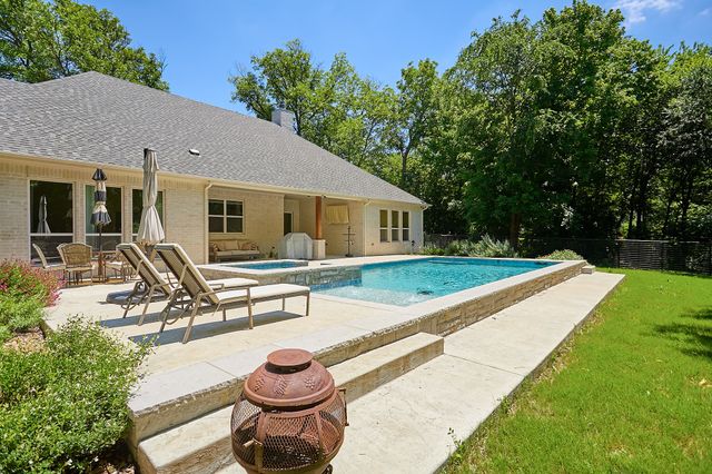 358 Glade Valley Road, Azle, TX 76020
