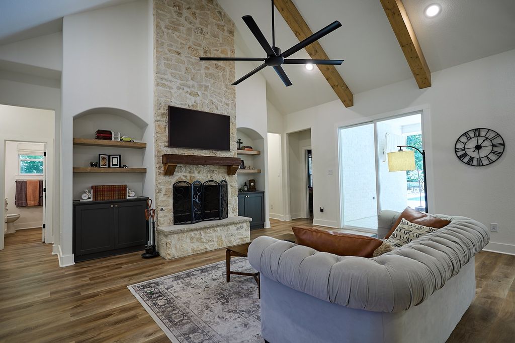 358 Glade Valley Road, Azle, TX 76020