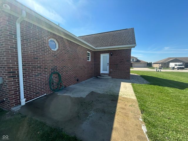 9162 Janelle Drive, Seymour, IN 47274
