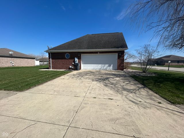 9162 Janelle Drive, Seymour, IN 47274