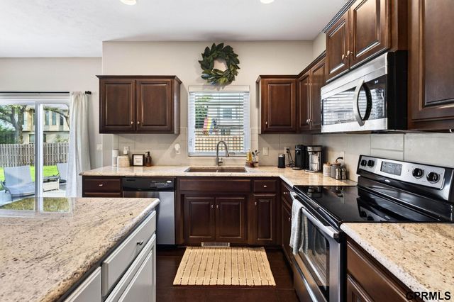 17320 Bedford Avenue, Omaha, NE 68116