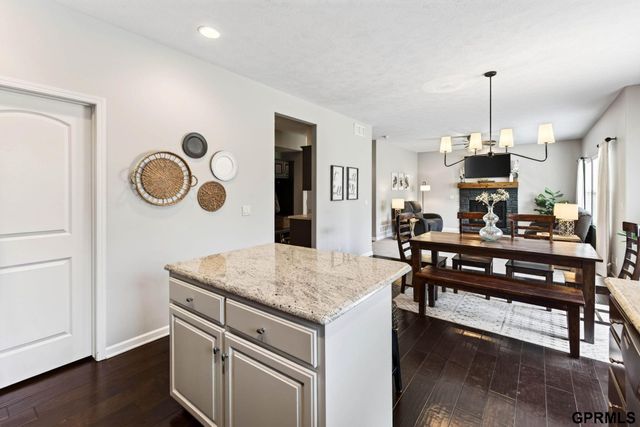 17320 Bedford Avenue, Omaha, NE 68116