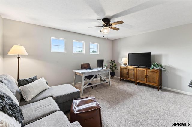 17320 Bedford Avenue, Omaha, NE 68116