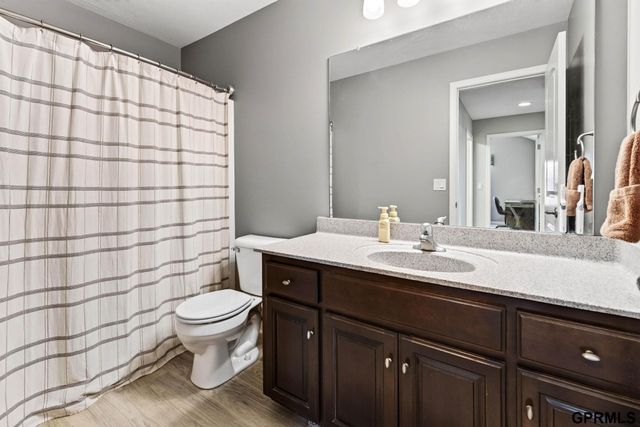 17320 Bedford Avenue, Omaha, NE 68116
