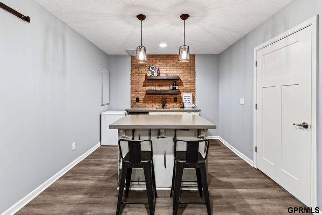 17320 Bedford Avenue, Omaha, NE 68116