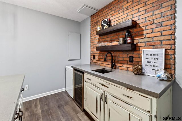 17320 Bedford Avenue, Omaha, NE 68116