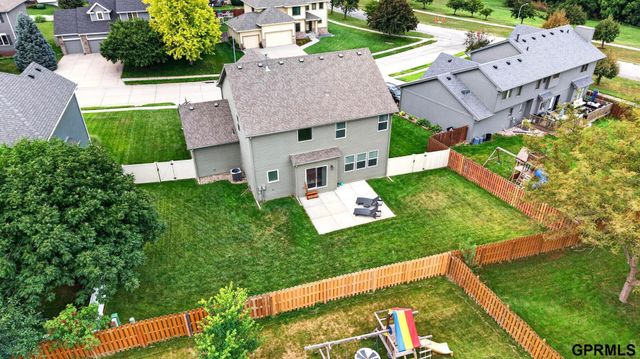 17320 Bedford Avenue, Omaha, NE 68116