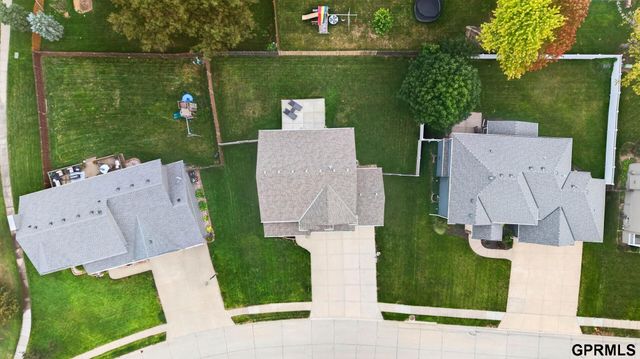 17320 Bedford Avenue, Omaha, NE 68116