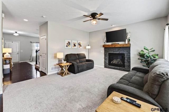 17320 Bedford Avenue, Omaha, NE 68116