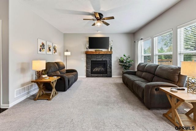 17320 Bedford Avenue, Omaha, NE 68116