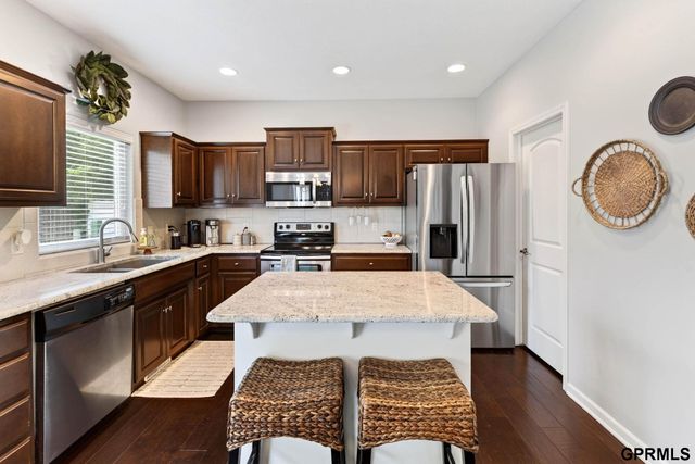 17320 Bedford Avenue, Omaha, NE 68116
