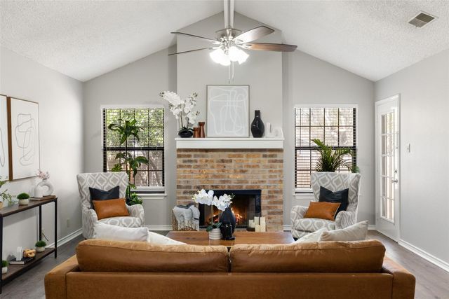 410 Village LN, Buda, TX 78610