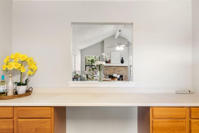 410 Village LN, Buda, TX 78610