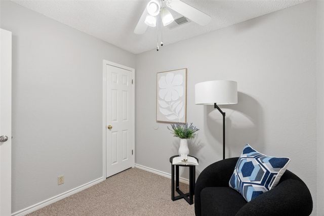 410 Village LN, Buda, TX 78610