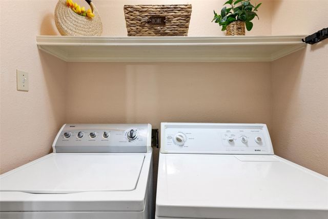 410 Village LN, Buda, TX 78610