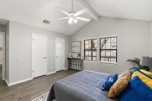 410 Village LN, Buda, TX 78610