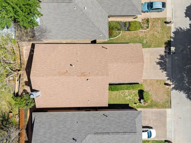 410 Village LN, Buda, TX 78610