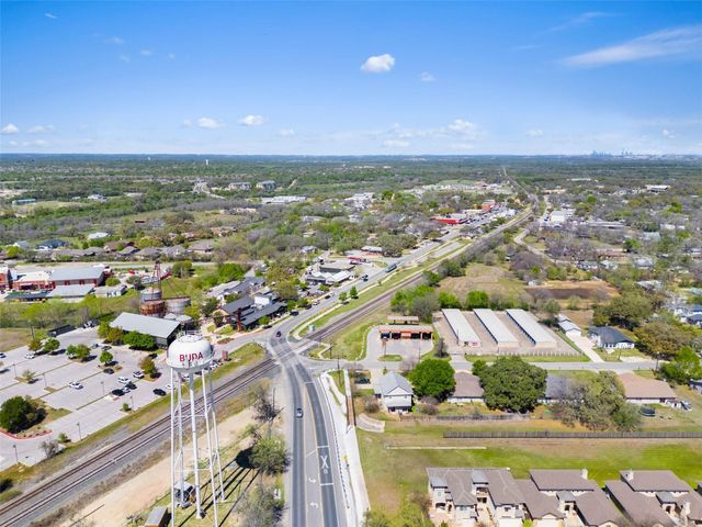 410 Village LN, Buda, TX 78610